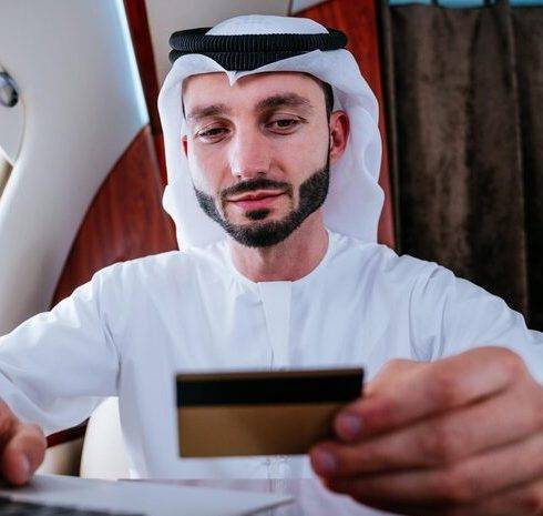 midsection-man-using-mobile-phone_1048944-20706406